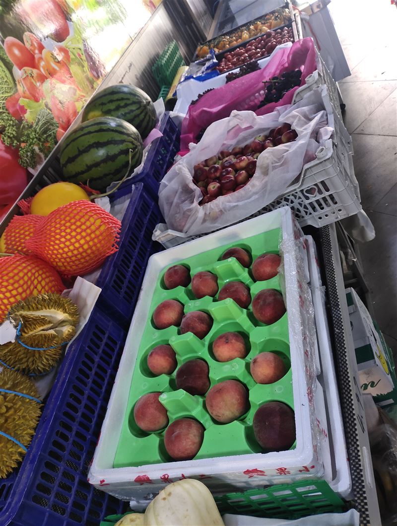 正常營業旺鋪水果蔬菜超市外兌